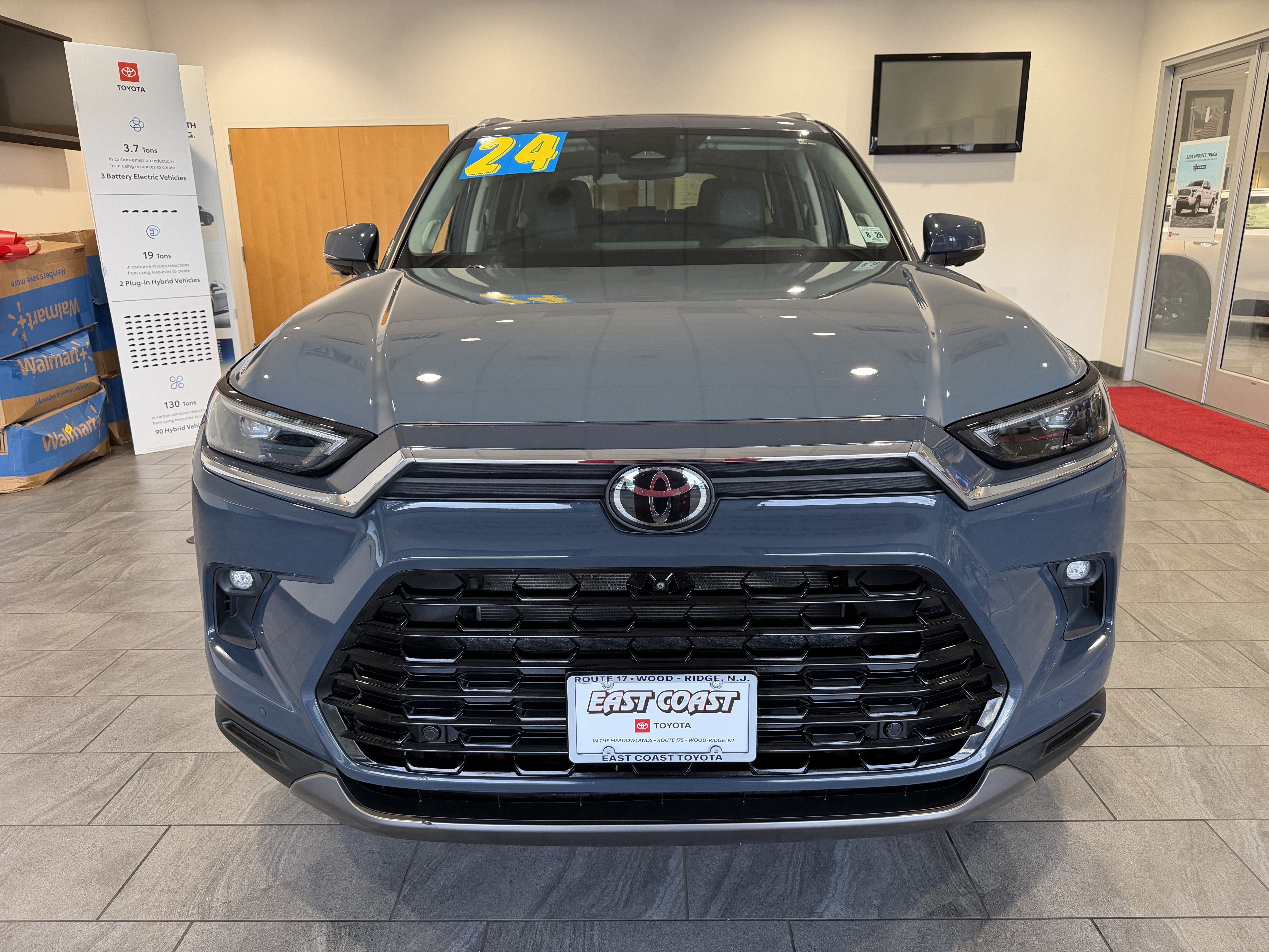 toyota grand highlander 2024 5TDAAAB5XRS005703 image toyota grand highlander 2024 5TDAAAB5XRS005703 image
